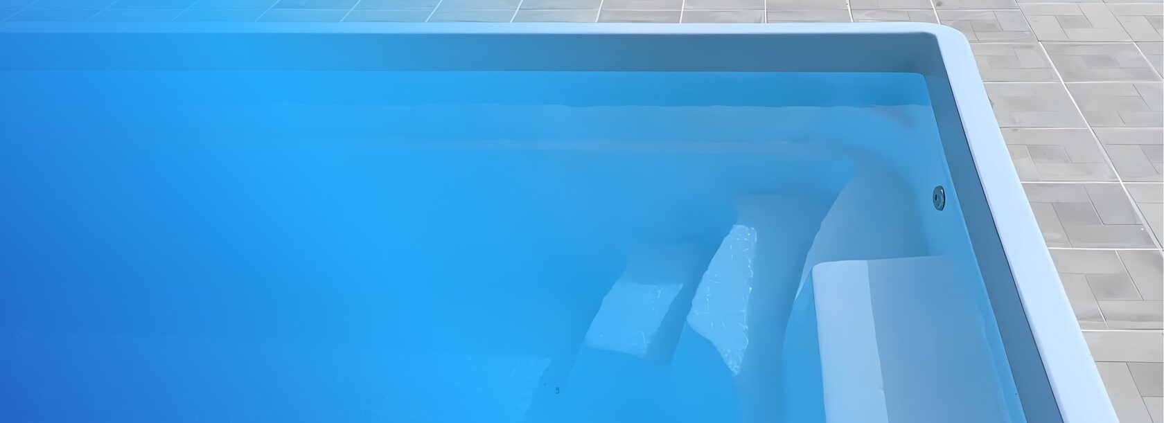 Бордюрный камень для бассейна — установка в Красноярске